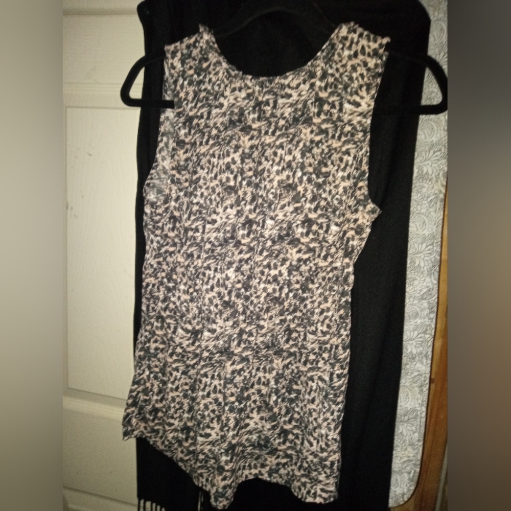 H&M abstract brown and cream tailored blouse